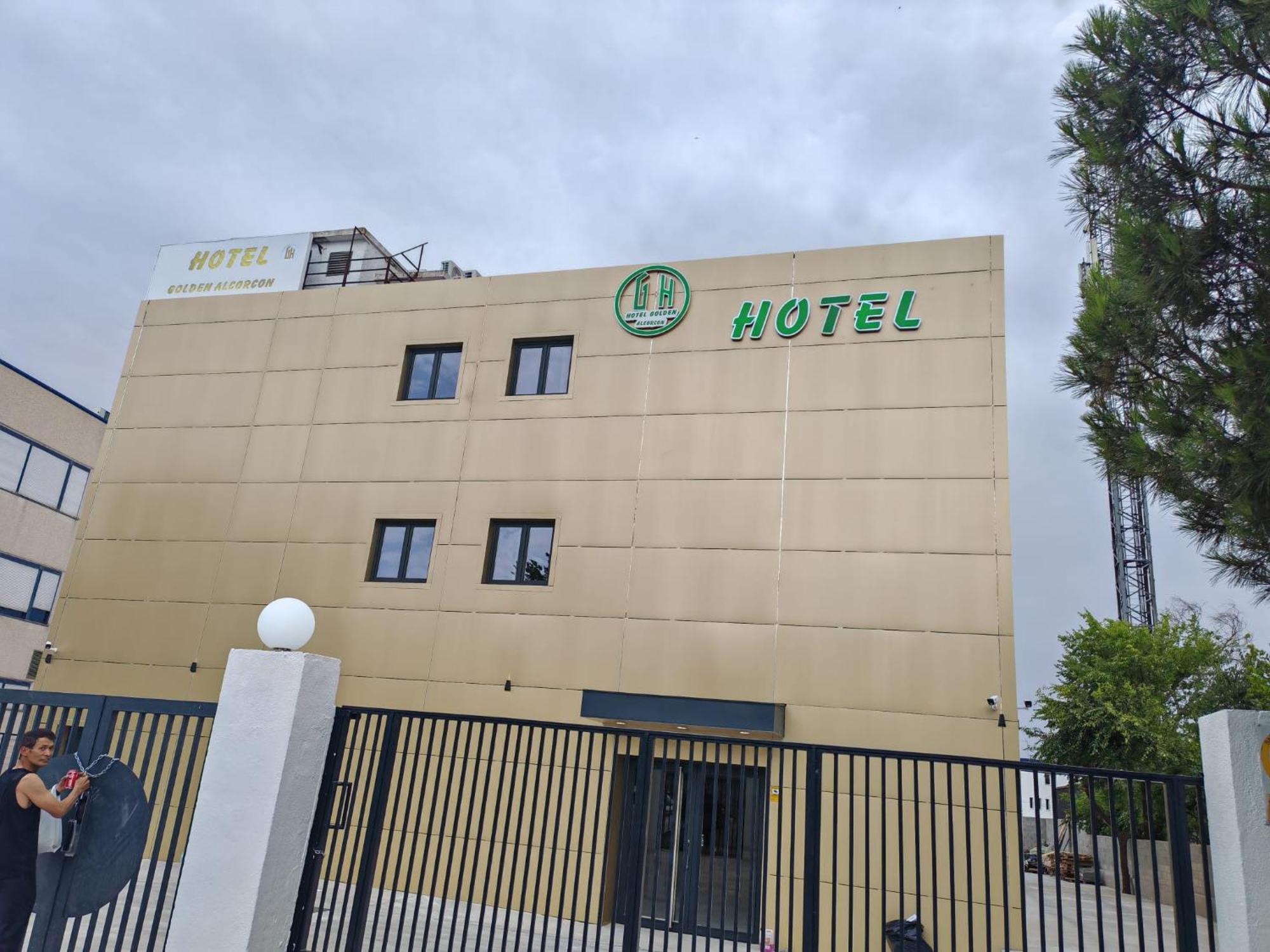 Hotel Golden Алькоркон Экстерьер фото